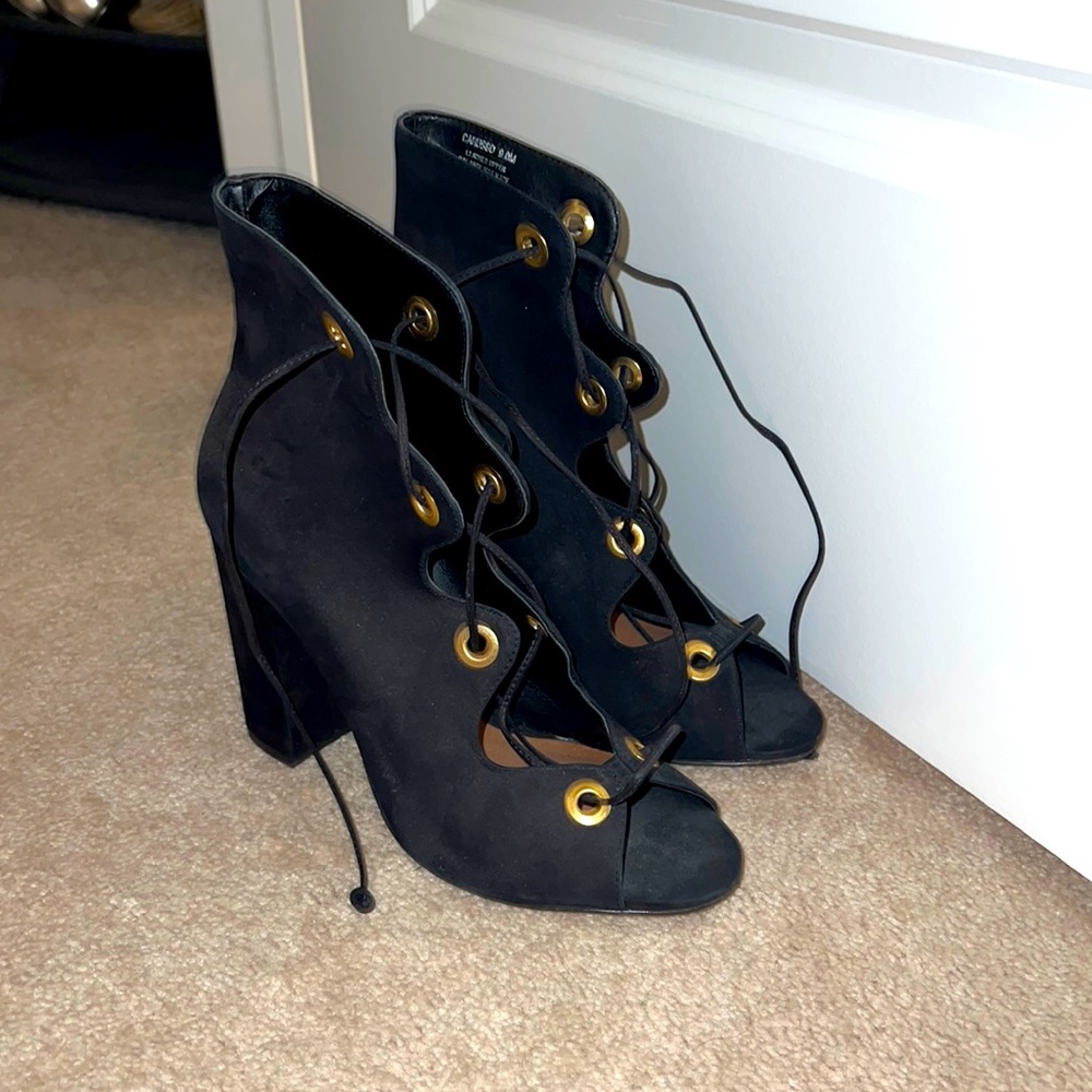 Super Sale- New- Steve Madden black with gold detail high heels